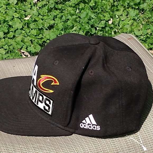 ADIDAS CAVS NBA CHAMPS SNAPBACK - Picture 2 of 4